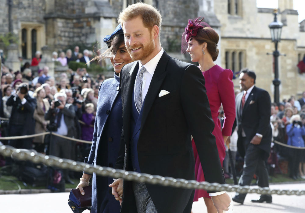 Le sigue Harry el hijo menor del príncipe Charles y la princesa Diana. (AP)
