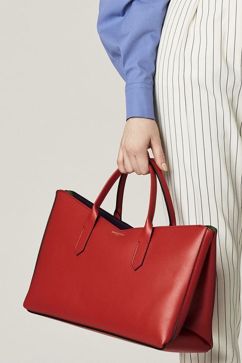 Cartera grande para el diario. (Foto: WGSN)
