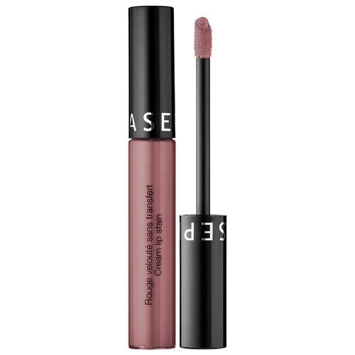 Día y noche - Me repito “tienes suficientes labiales”. Hasta que entro a la zona de cosméticos y me convenzo de que uno más, no está demás. El último en mi cartera es el “Pink Frosting” de la línea de Sephora. Un rosado que va muy bien para el “look” del día así como para cenar en la noche. (Leyra E. González)
