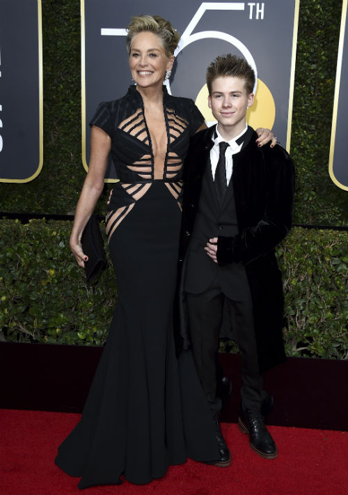 Sharon Stone y Roan Joseph Bronstein (Photo by Jordan Strauss/Invision/AP)