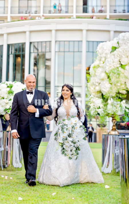 El traje de la novia fue de D’Royal Bride Exclusive Signature. (Suministrada/ Claudette Montero)