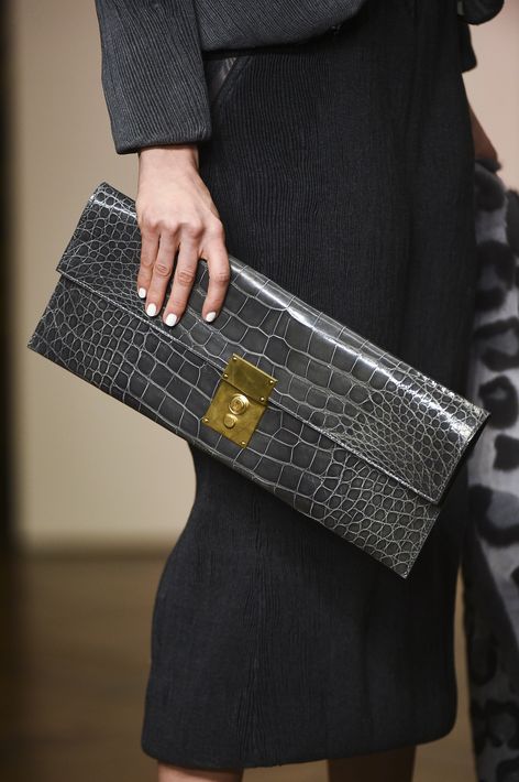 Bolso tipo ‘clutch’ para las salidas después del trabajo. (Foto: WGSN)