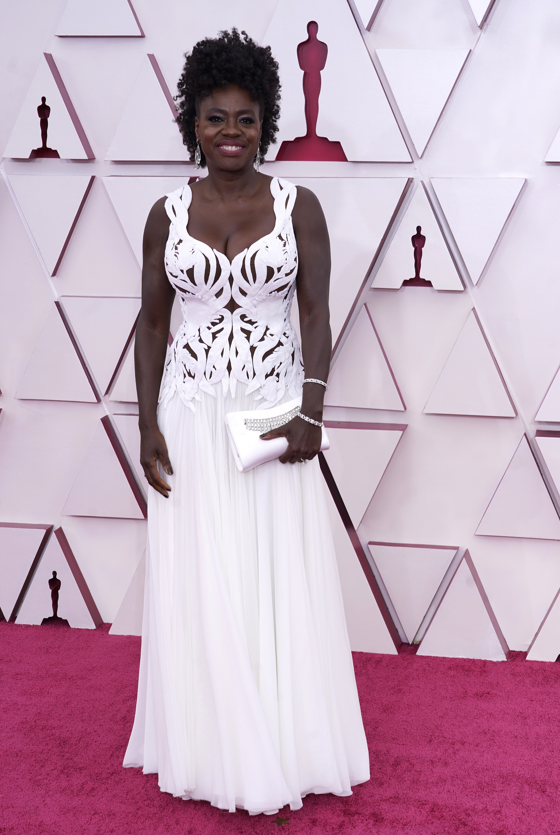 La actriz Viola Davis en Alexander McQueen. (AP)