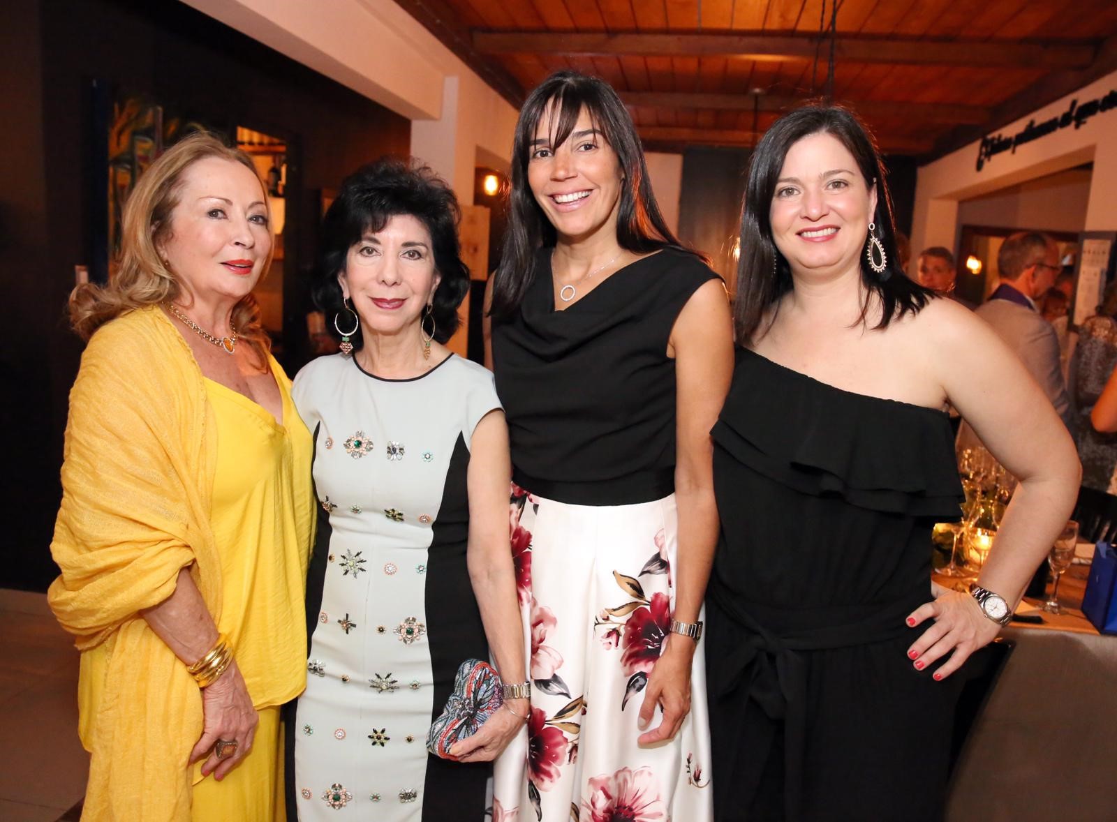 Tensy Llavat, Margarita Serapión, Gina Méndez y Maite Oronoz. Foto suministrada.