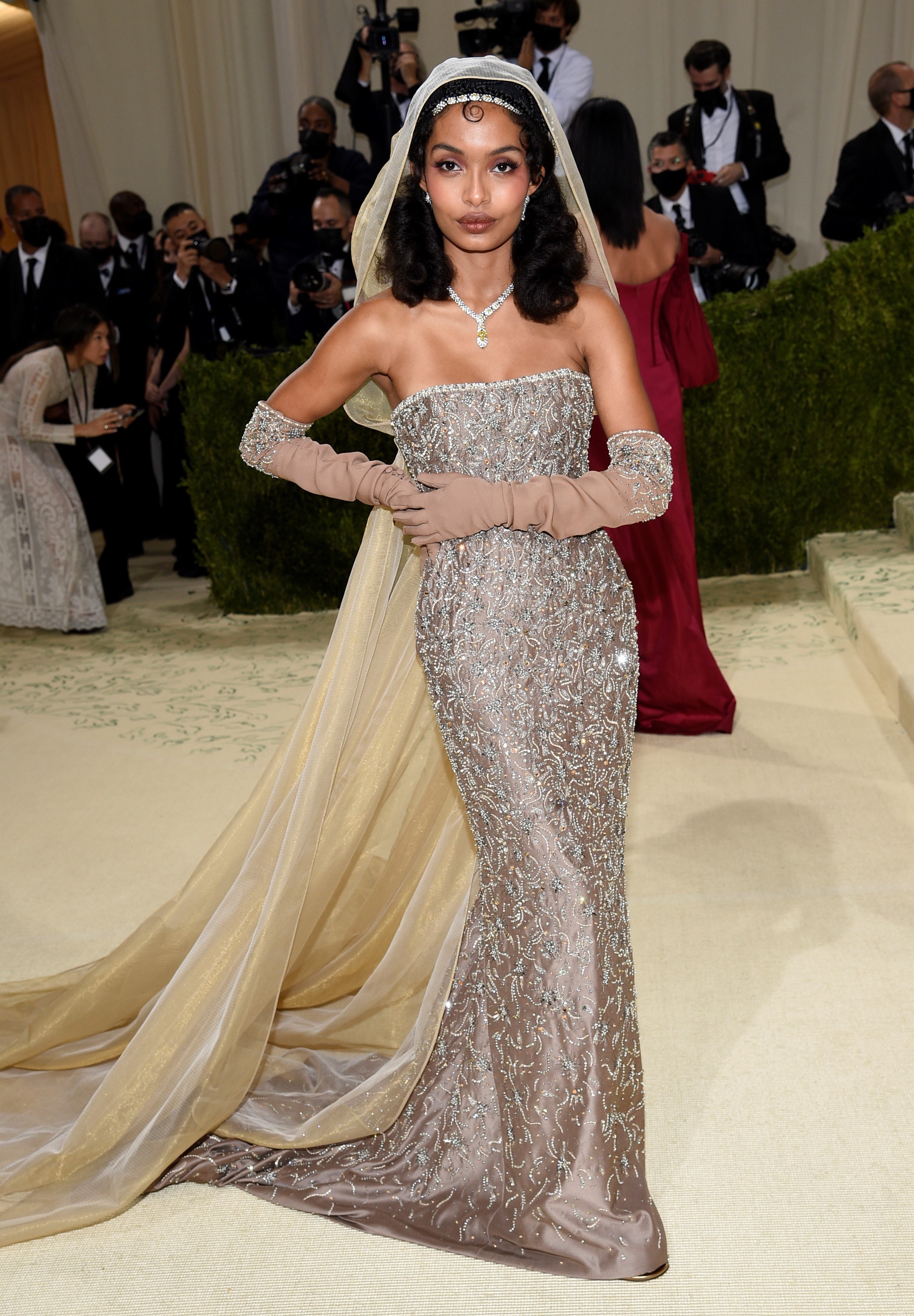 La actriz estadounidense Yara Sayeh Shahidi en un vestido de Christian Dior.