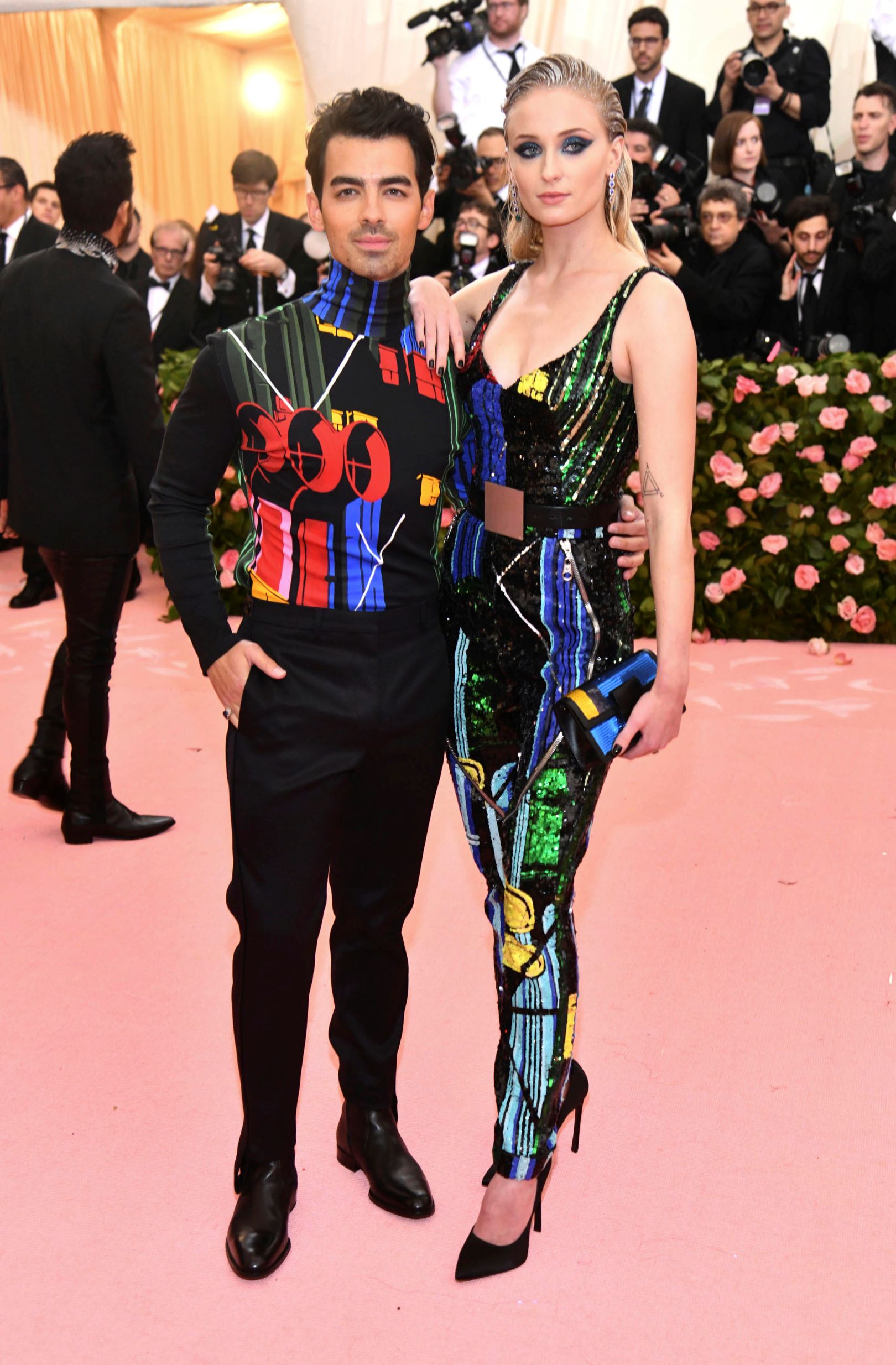El cantante Joe Jonas y su esposa, la actriz Sophie Turner. (AP)