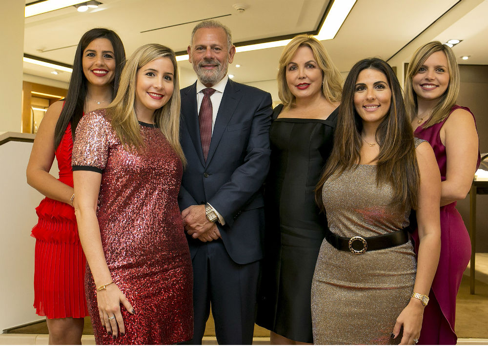 Adriana, Gabriela, Peter, Emby, Beatriz y Carola Kury. (Xavier García)