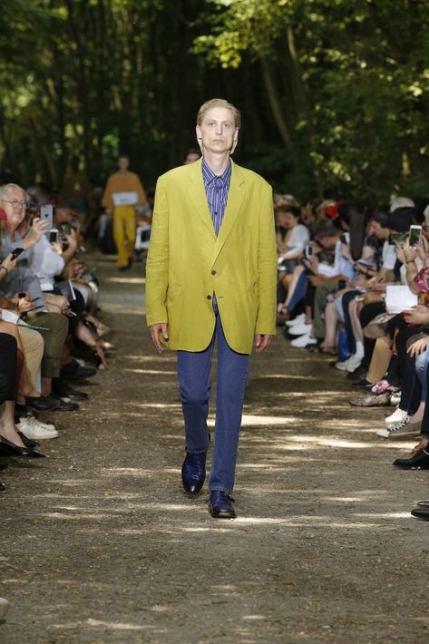 Desfile de la colección primavera-verano 2018 de Balenciaga. (WGSN)