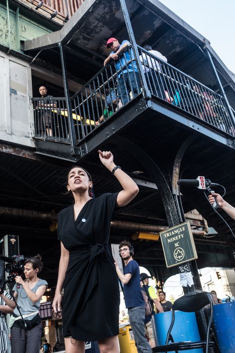 Alexandria Ocasio Cortez ha dejado claro su rechazo al dinero de cabilderos y los super PAC como fórmula para “escuchar más claramente a la gente y hablar de sus necesidades con mayor honestidad”. (Foto: Suministrada/COREYTORPIE)