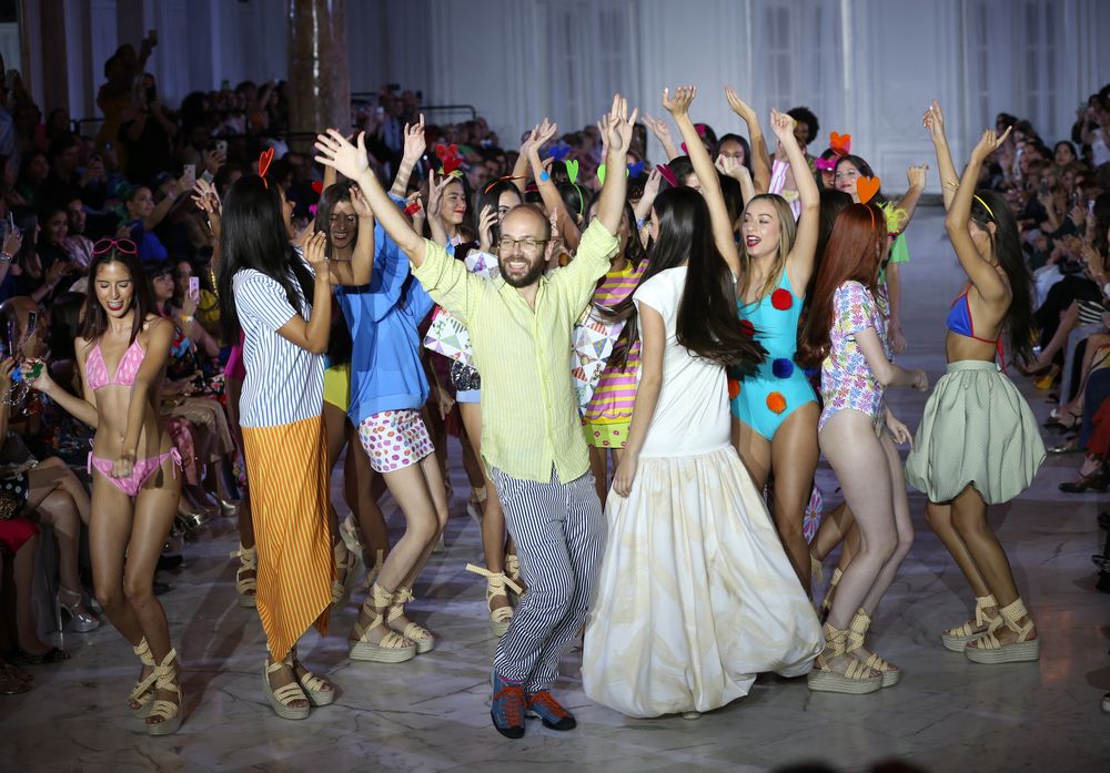 Desfile de Ágatha Ruiz de la Prada. (Foto: David Villafañe)