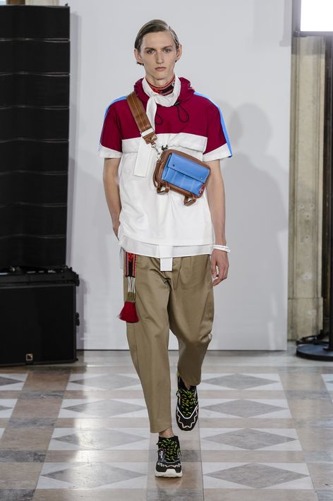 Desfile de la colección primavera-verano 2018 de Valentino. (WGSN)
