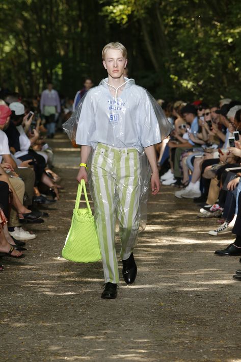Desfile de la colección primavera-verano 2018 de Balenciaga. (WGSN)