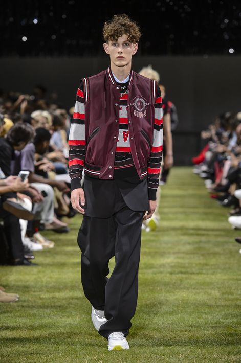 Desfile de la colección primavera-verano 2018 de Dior. (WGSN)