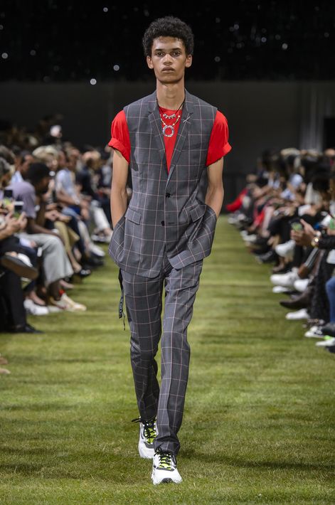 Desfile de la colección primavera-verano 2018 de Dior. (WGSN)