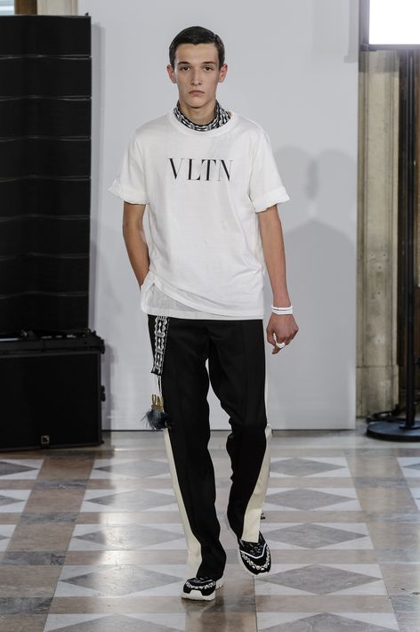 Desfile de la colección primavera-verano 2018 de Valentino. (WGSN)