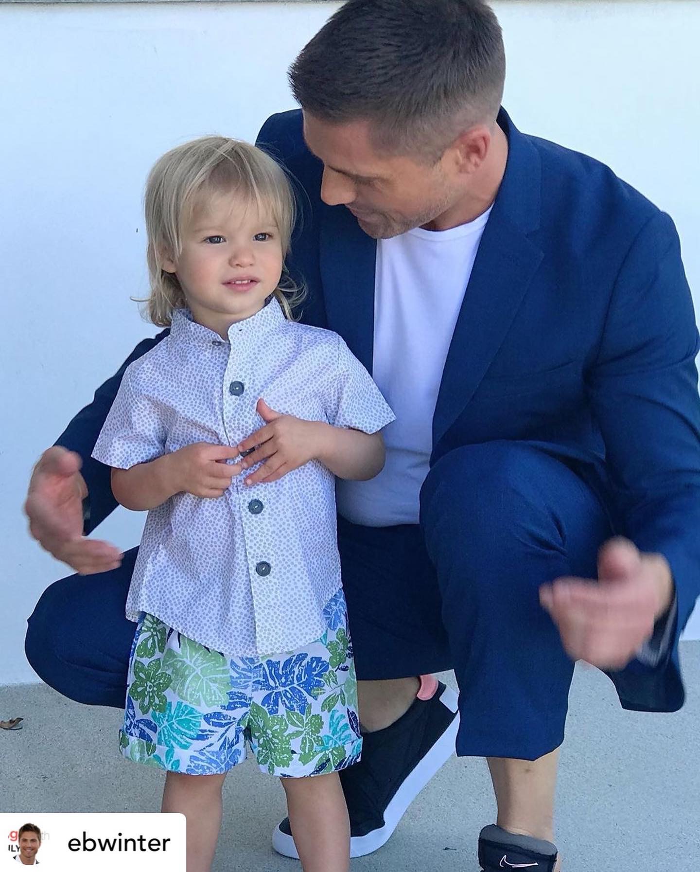 El actor Eric Winter junto a su hijo, Dylan. El pequeño es uno de los fieles clientes de la marca Sandía. (Suministrada)