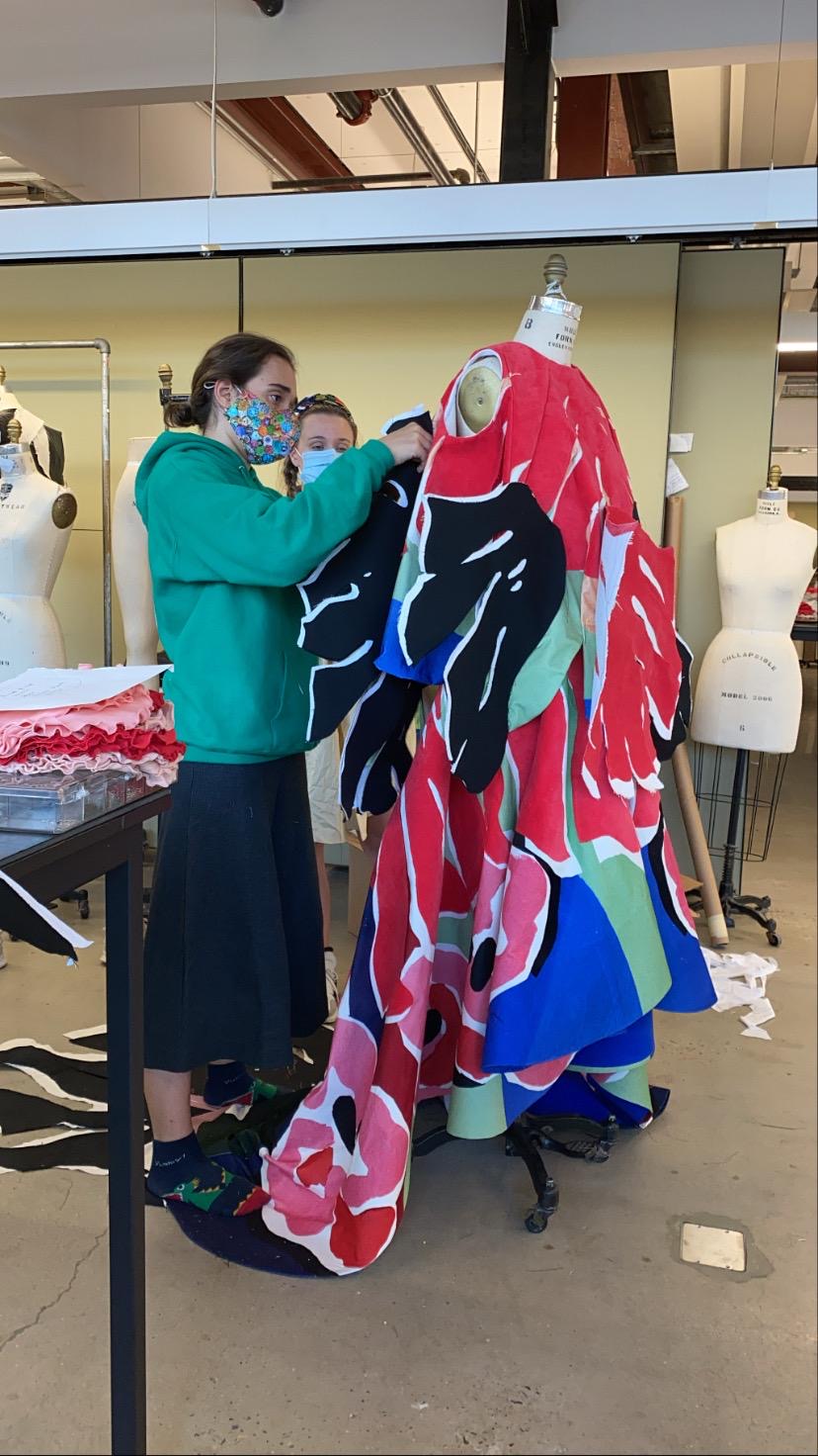 Amanda Forastieri muestra el procesode preparación de la colección "Utopia". (Fotos: Suministradas)