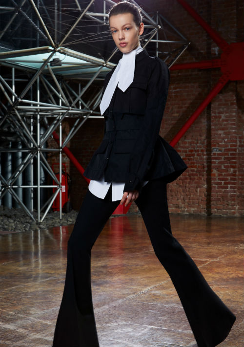 Bell bottom: Buscando darles descanso a los pantalones de pierna estrecha, muchos diseñadores optaron por ensancharlos con un aire de los años 70. Así se vieron en las pasarelas de Elie Saab, Antonio Berardi, Diane von Furstenberg y Narciso Rodríguez, entre otros. (WGSN)