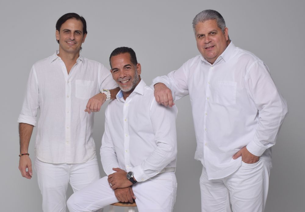 El equipo anfitrión de Le Dîner en Blanc - Habana está compuesto por Alejandro Uriarte, Richie Miranda-Cortese e Israel Rodríguez.