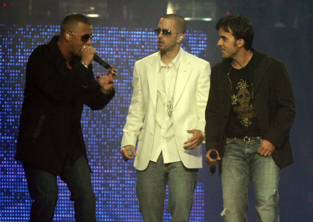 Wisin y Yandel junto a Luis Fonsi en el concierto “Los vaqueros”. (Foto: Archivo. GFR Media)