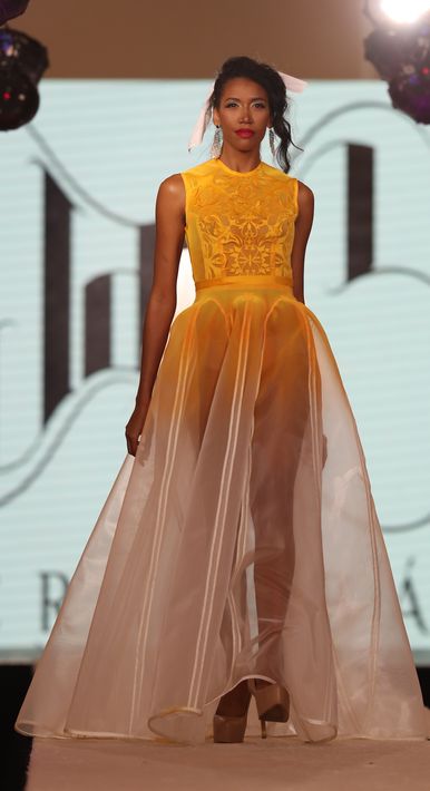 Desfile de Jaer Cabán. (Foto: David Villafañe)