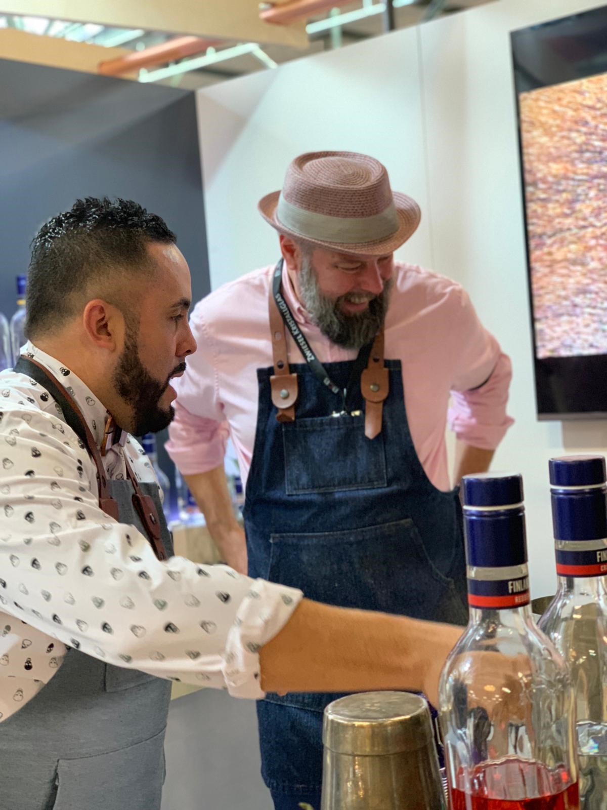 Pekka Pellinen, Master Mixologist de Finlandia Vodka junto a Ariel Rosario, luego de su exexitosa presentación en BCN 2018.