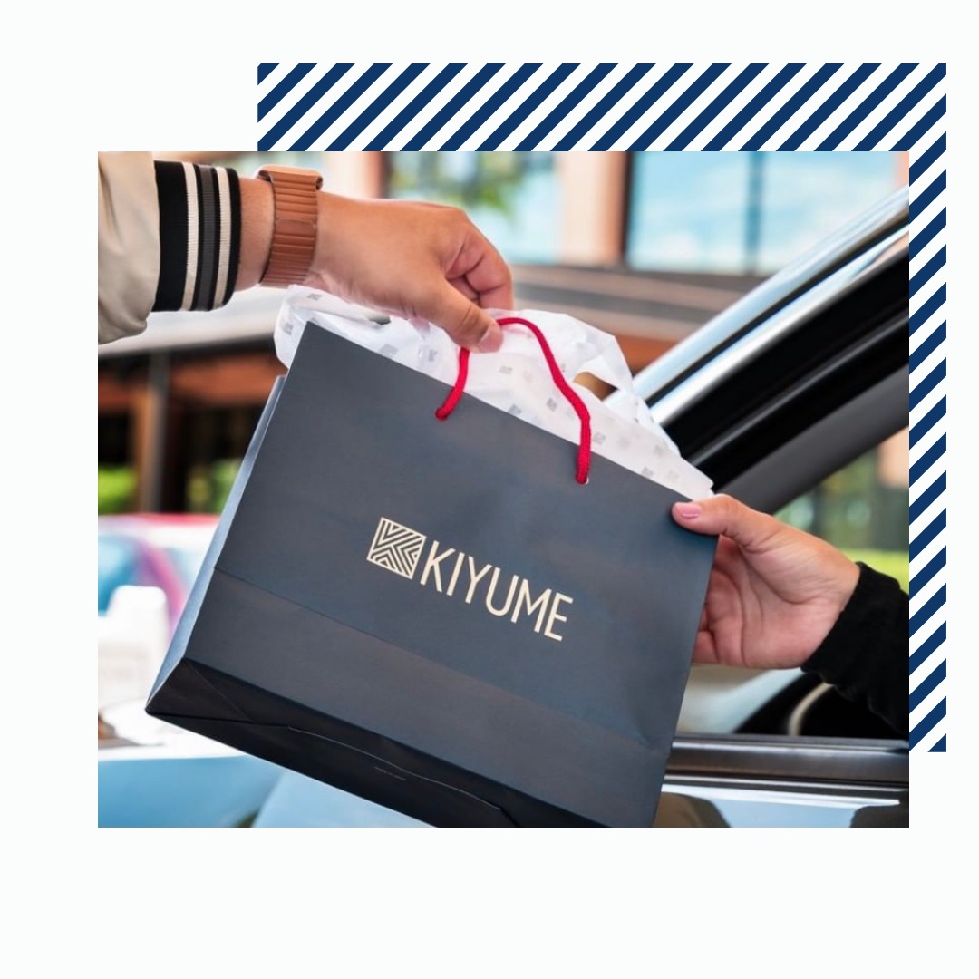 Kiyume, la tienda de joyería y accesorios para hombre, ubicada en el primer nivel de Plaza las Américas, ofrece una variedad de regalos que puedes seleccionar en cita virtual con sus vendedores y recogerlos en el estacionamiento del centro comercial. (Suministrada)