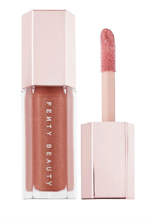 El Gloss Bomb Universal Lip Volumizer de la línea Fenty Beauty by Rihanna viene en un solo tono rosado “nude” que se ajusta a todo tipo de piel cuando lo que buscas es un estilo sutil. (Suministrada)