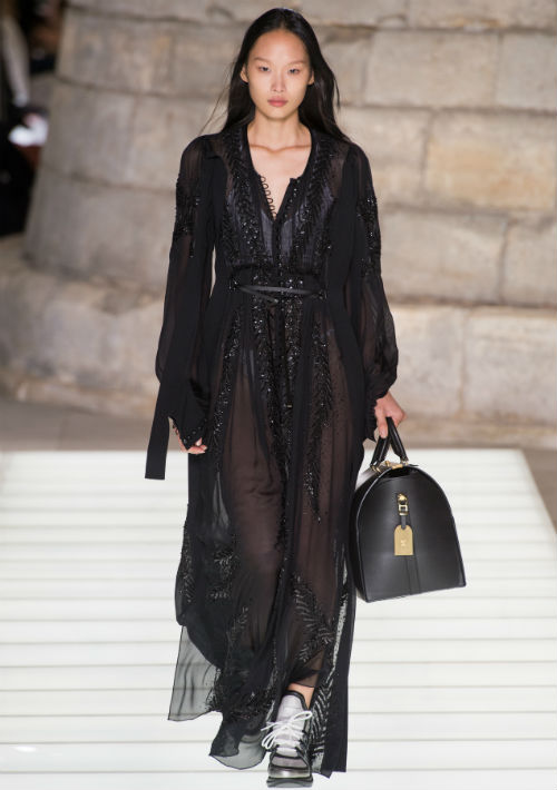 Michelle Williams - Nominada a mejor actriz dramática por “All the money in the world”- es la imagen de Louis Vuitton desde el 2013. Eso garantiza que llevará uno de los modelos de esta casa de moda a la premiación de la noche de hoy y bien podría ser esta prenda que fue presentada como parte de la colección para primavera-verano 2018. (Foto: WGSN)