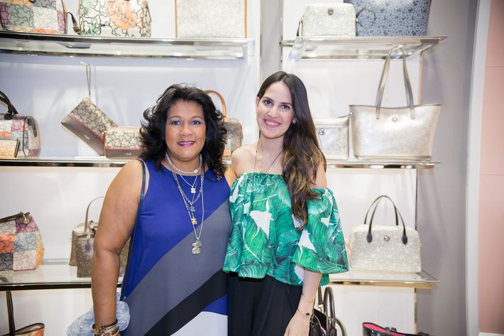 Alejandra Texidor y Verónica Ramos, en la apertura de la tienda Tous en The Mall of San Juan.
