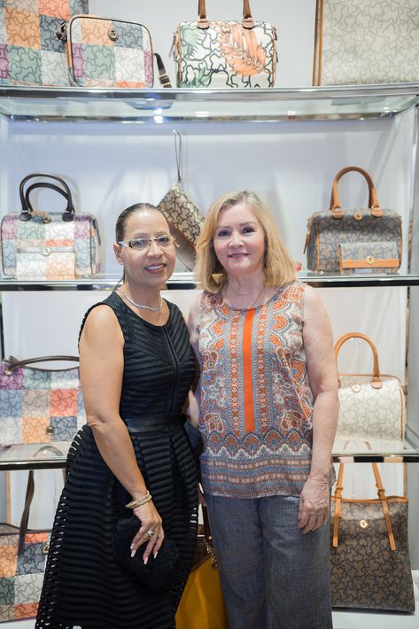 Josephine Cortés y Fanny Auz, en la apertura de la tienda Tous en The Mall of San Juan.
