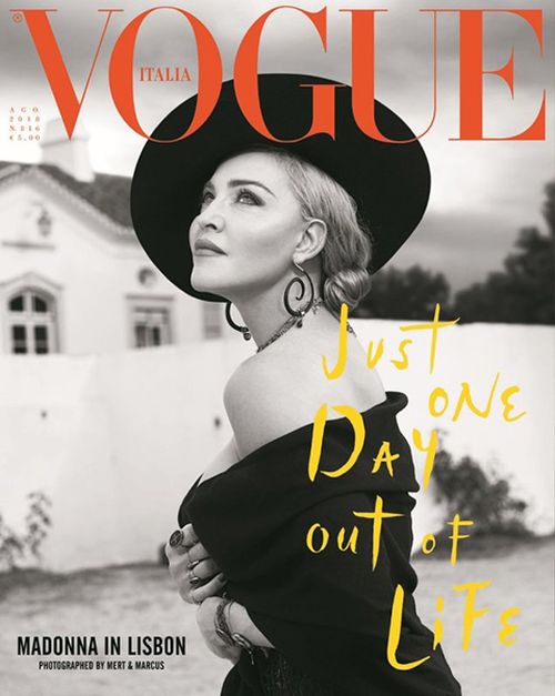 2018 - La cantante aparece este mes en la portada de la edición italiana de la revista Vogue. Las fotografías fueron tomadas por Mert Atlas. (Archivo)