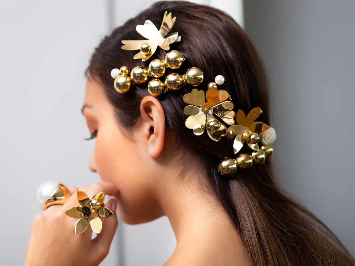 Sigue la tendencia de joyas para el cabello