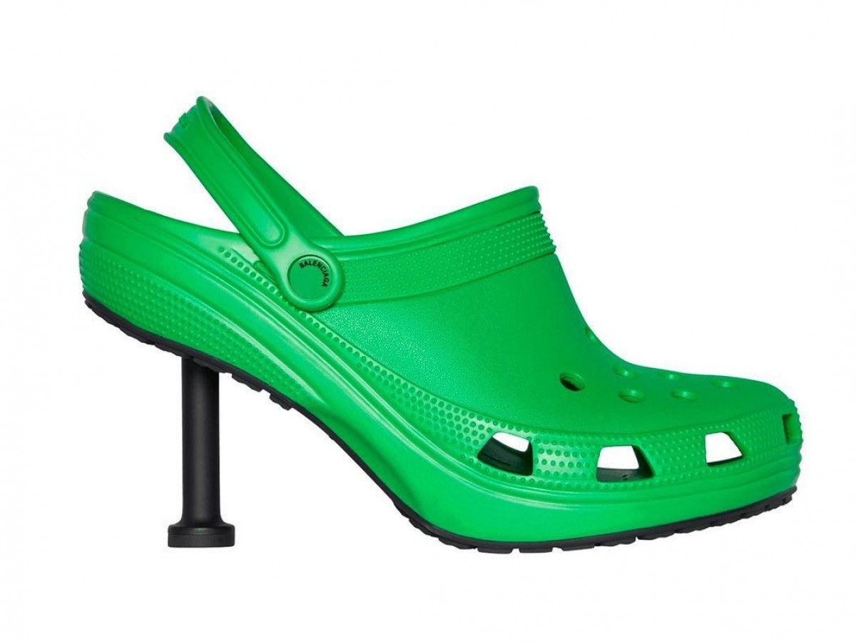 La firma Balenciaga le pone tacones a los Crocs