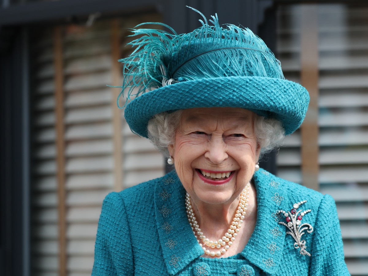 Elizabeth II atiende audiencias virtuales en Windsor tras su alta hospitalaria