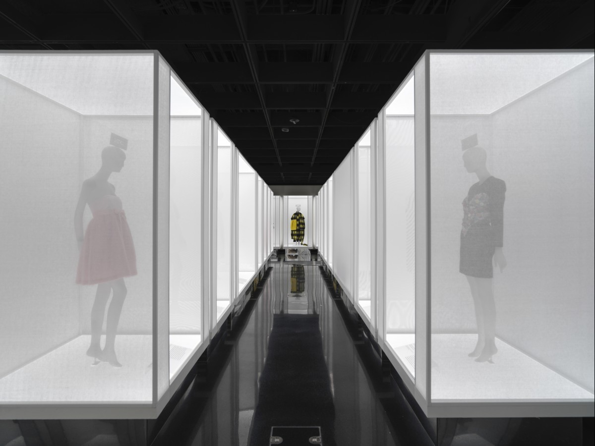 Exposición de moda del Met tiene la mirada en el presente