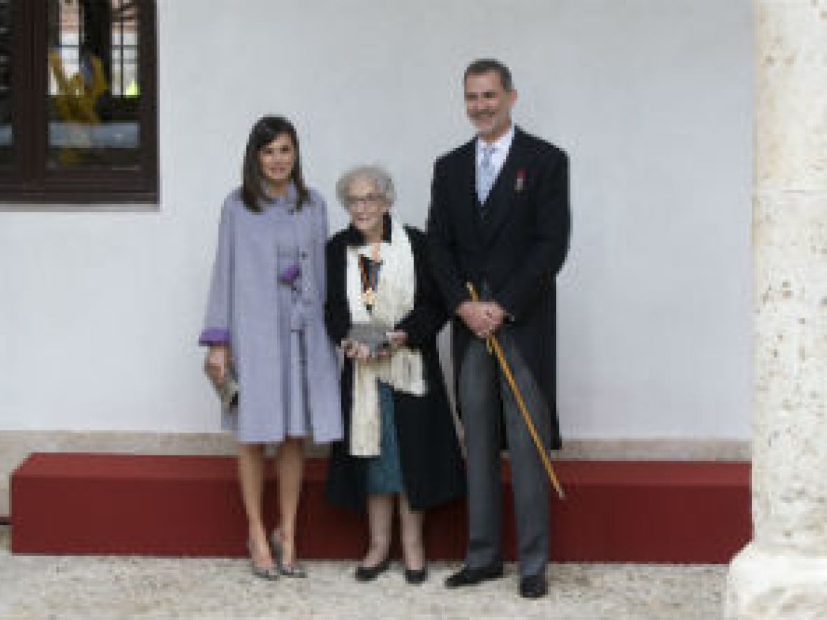 Felipe VI defiende la poesía