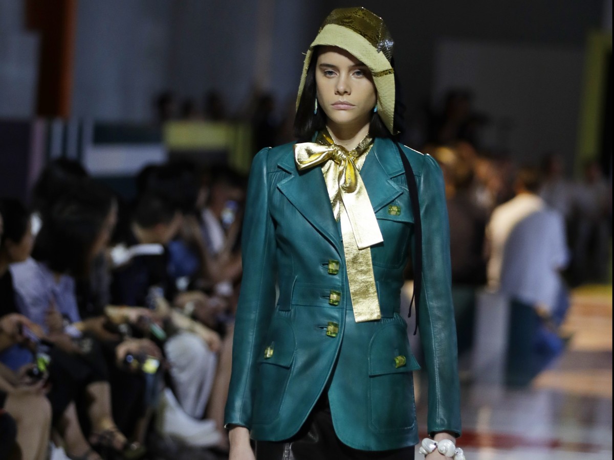 Prada juega con la simplicidad y la elegancia