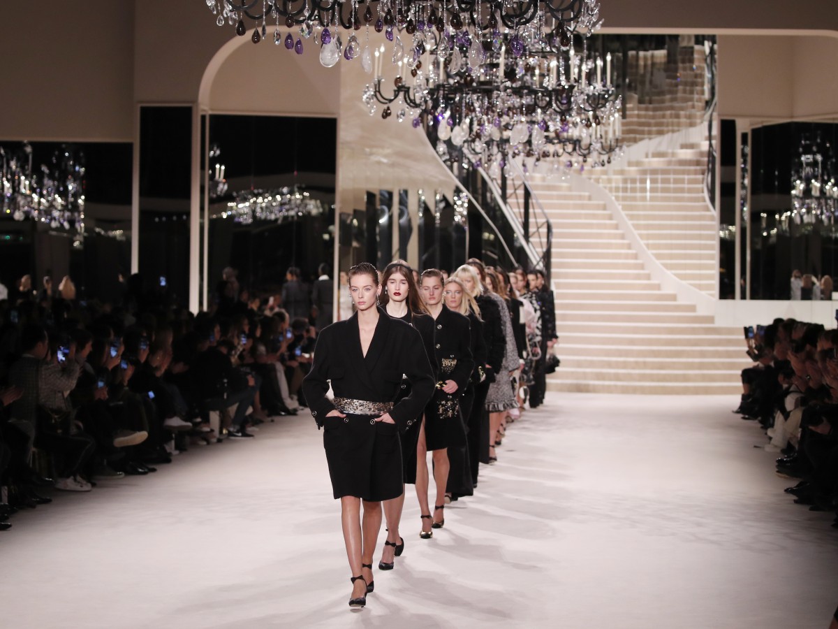 Moda y celebridades en el desfile de Chanel
