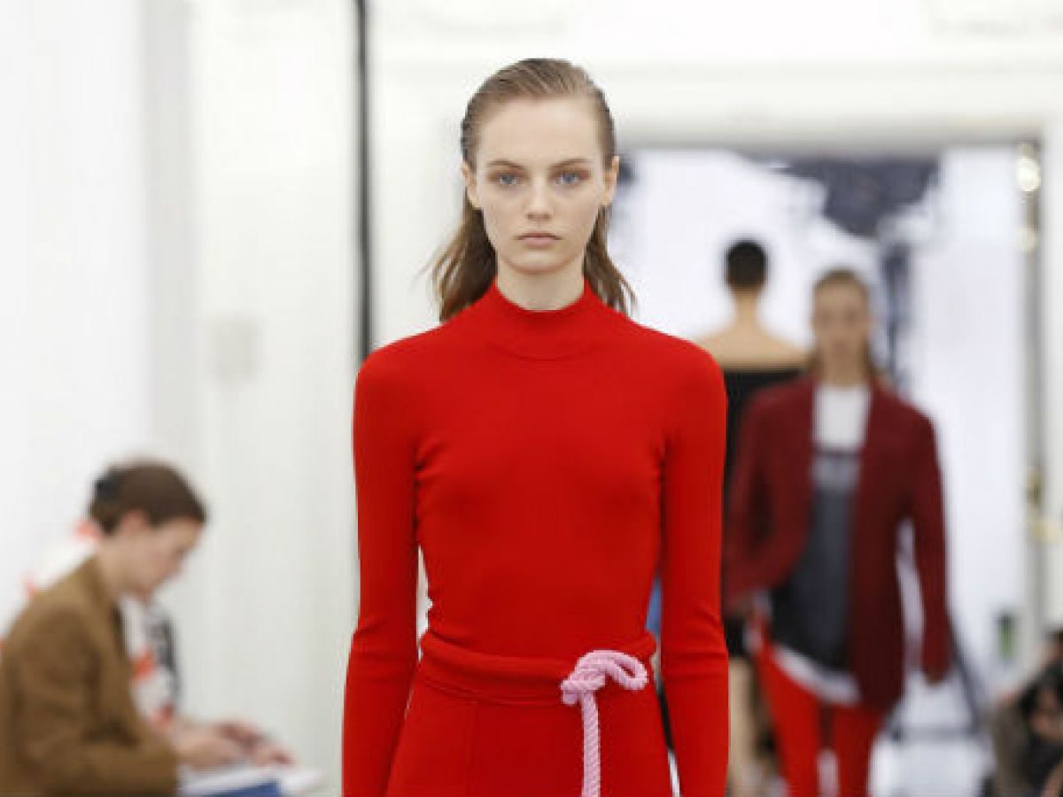 Victoria Beckham presenta su colección por primera vez en el London Fashion Week