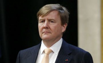 El rey Guillermo Alejandro de Holanda llega a San Martín para ayudar a las víctimas de Irma