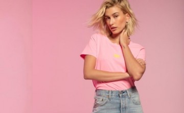 Hailey Bieber es el rostro de los clásicos mahones Levis 501