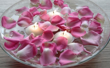 Lo que pueden hacer los pétalos de rosa por tu belleza