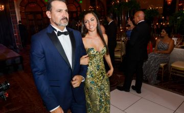 Noche de Prom: Tasis School en Dorado