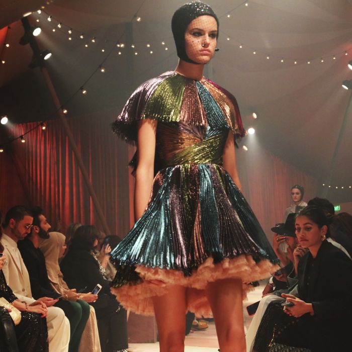 Dior presenta “Cápsula” en su primer desfile en Dubai