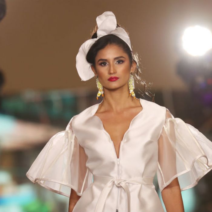 Jaer Cabán: desfile lleno de colores y textura